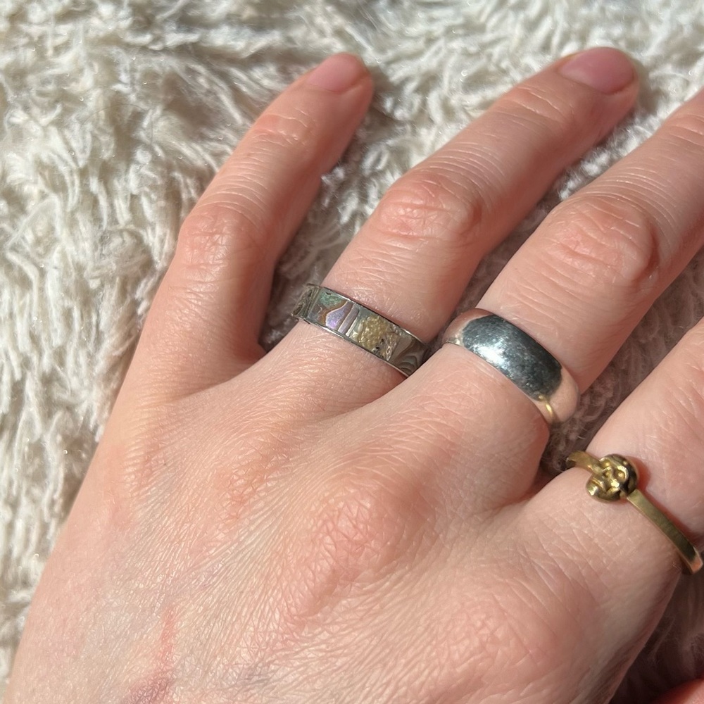 Abalone Shell Ring - Picture 4 of 9
